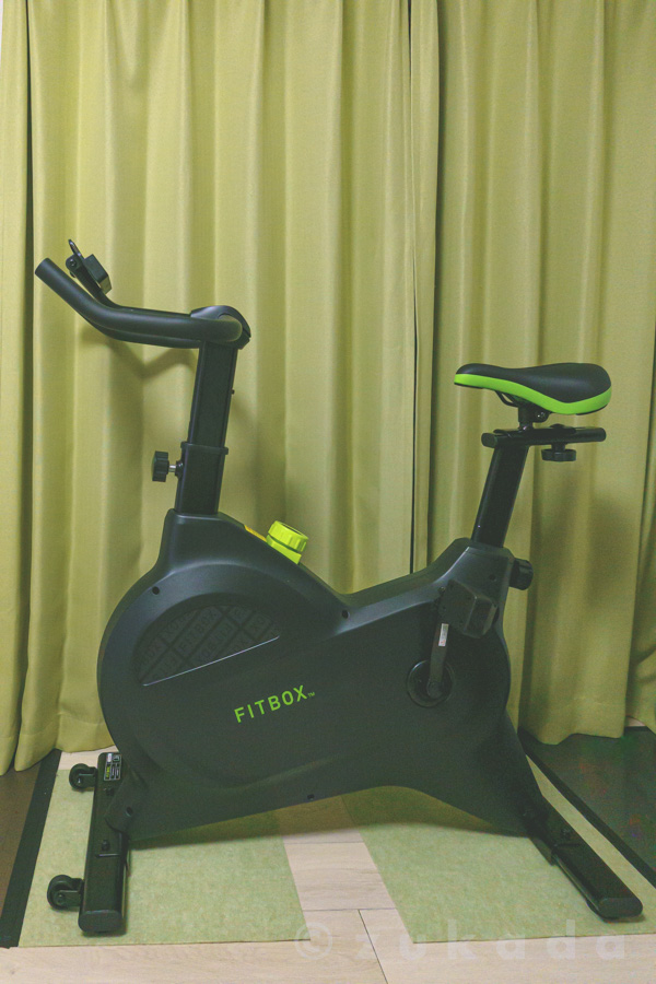 エアロバイク FITBOX LITE を快適に漕ぐために揃えた周辺装備のまとめ | ずかだ雑記帳