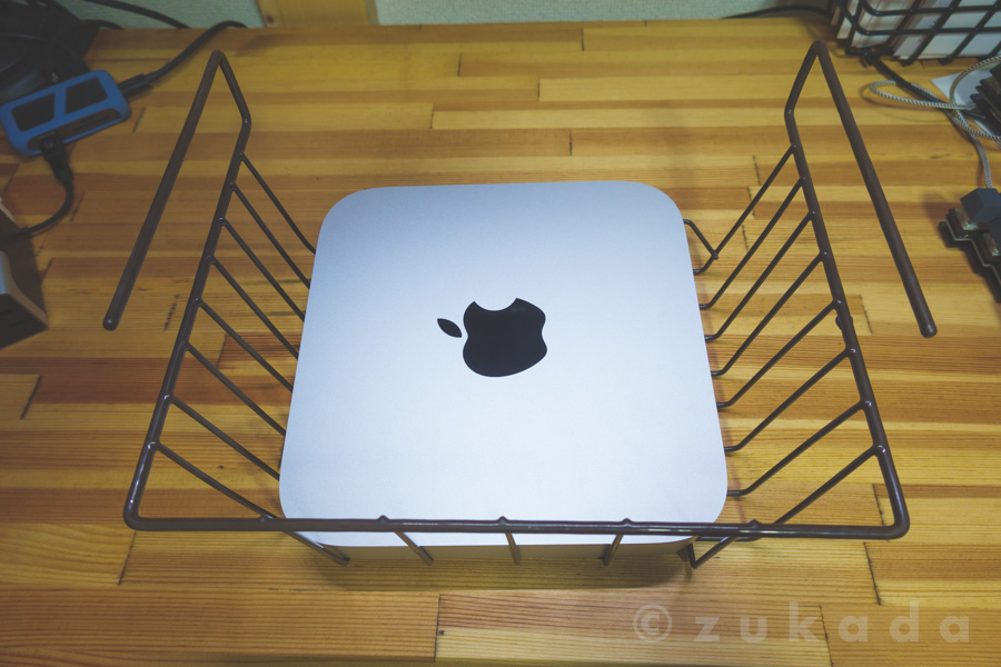 VESA マウントアダプタを使って Mac Mini を壁面設置した | ずかだ雑記帳