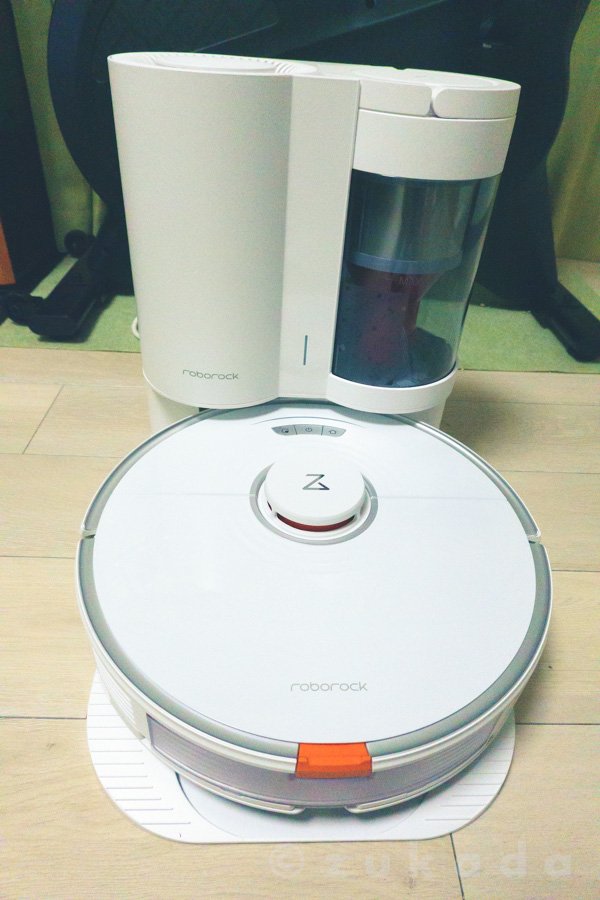 拭き掃除もできて、ゴミも自動収集できるロボット掃除機 Roborock S7+